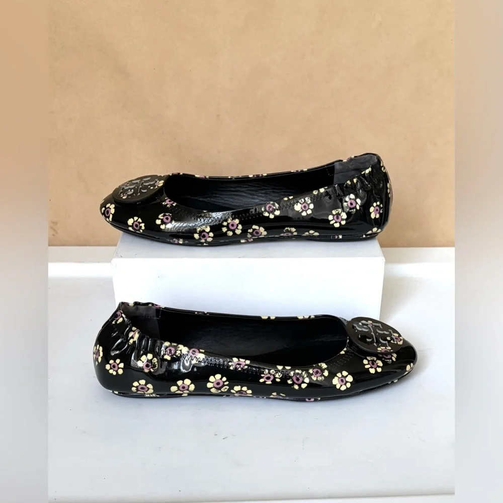 Tory Burch Minnie Travel Flats Dainty Floral Black Patent Leather Size 8.5 NWOB